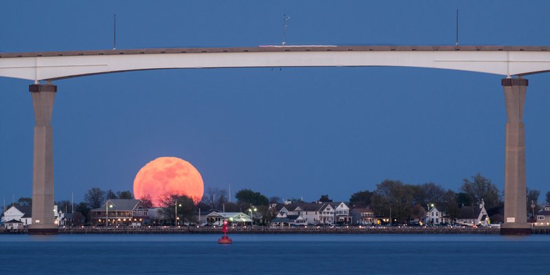 Click to view full screen - Moon Rise: Over Solomons, Under the Bridge